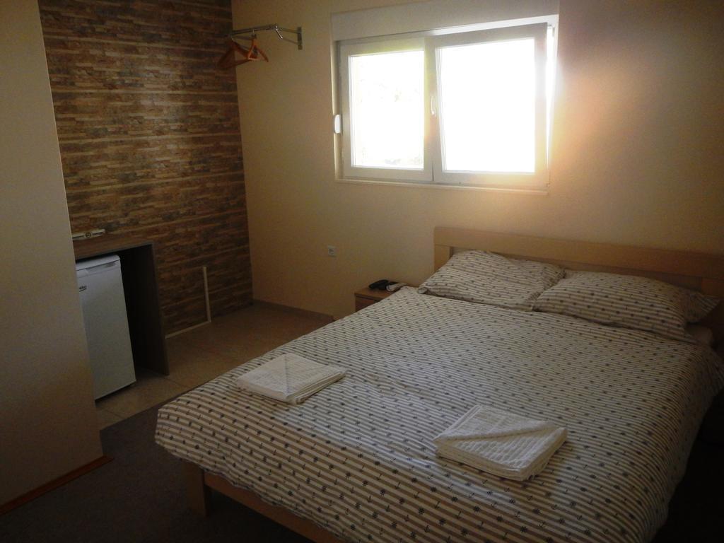 Riverside Guesthouse Pocitelj Buitenkant foto